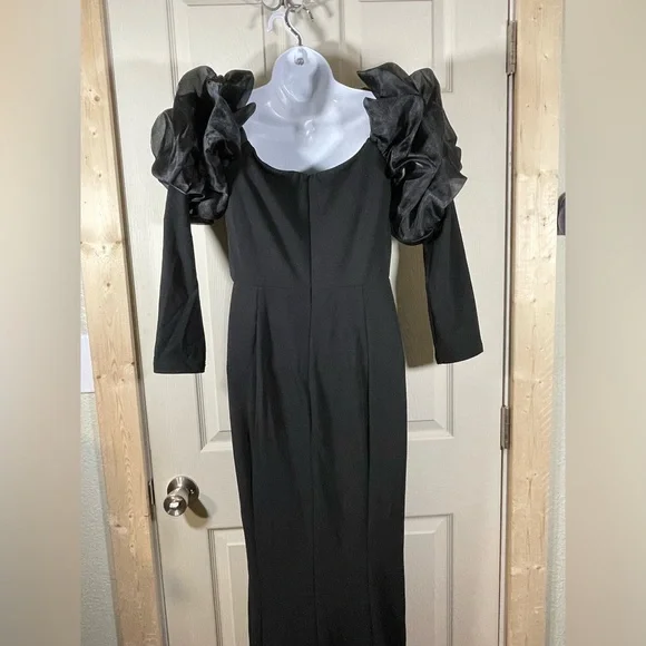 Chic Black Long Sleeve Gown